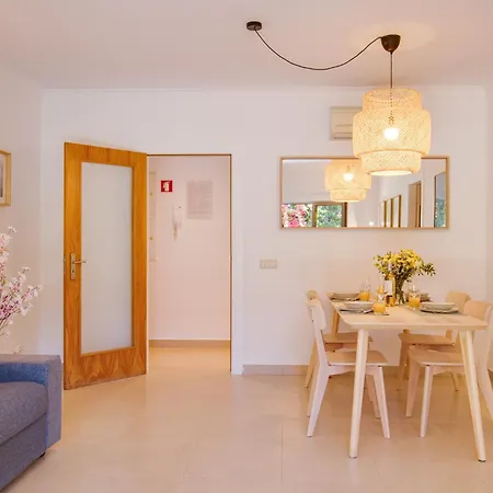 Stylish 2 Bd With Pool Wi-fi Ac Garage 2km *
