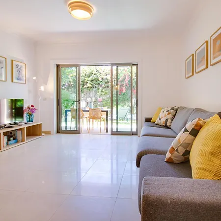 Stylish 2 Bd With Pool Wi-fi Ac Garage 2km *