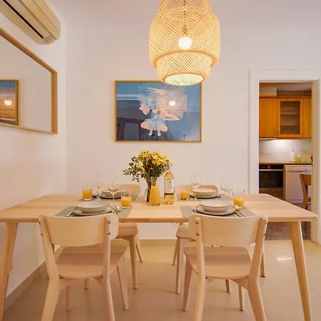 Stylish 2 Bd With Pool Wi-fi Ac Garage 2km شقة