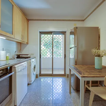 شقة Stylish 2 Bd With Pool Wi-fi Ac Garage 2km *