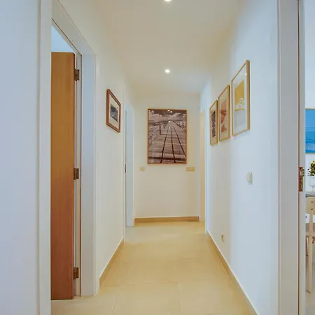 Stylish 2 Bd With Pool Wi-fi Ac Garage 2km شقة جويا